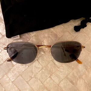 NWT Polarized designer polette sunglasses comes with hard travel case